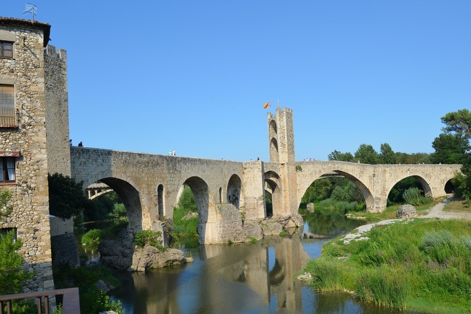 espana cataluna girona puente romanico